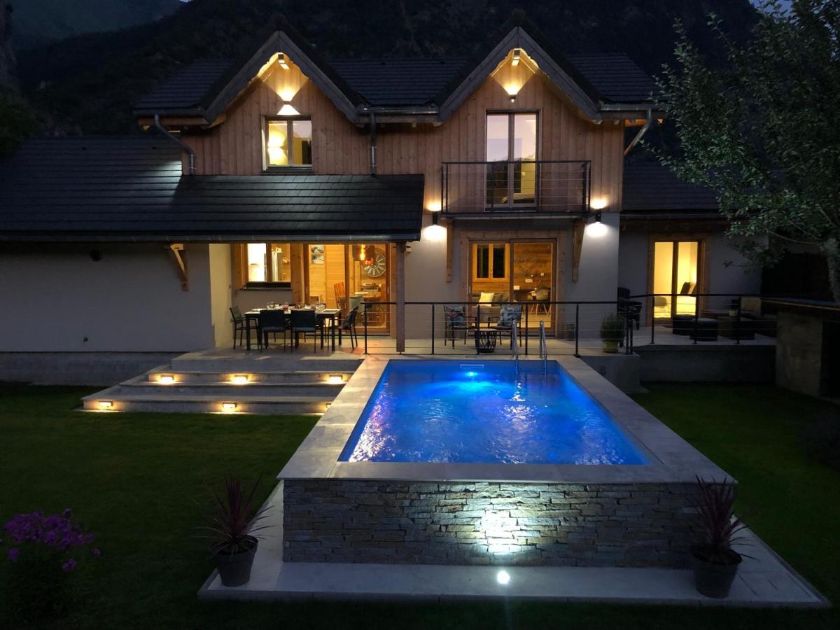 Chalet Barbara With Swimming Pool In The Heart Of Oisans Le Bourg-dʼOisans Екстериор снимка