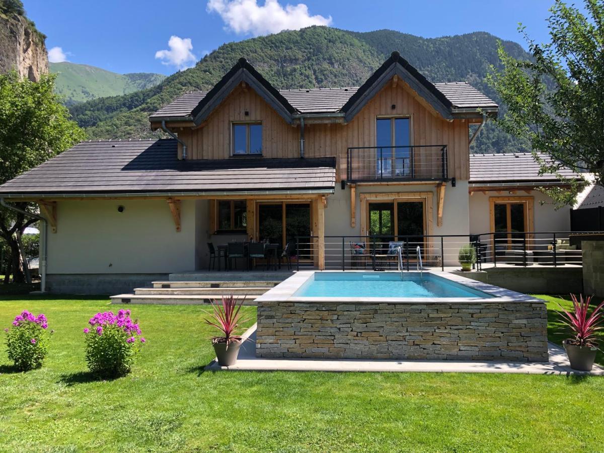 Chalet Barbara With Swimming Pool In The Heart Of Oisans Le Bourg-dʼOisans Екстериор снимка